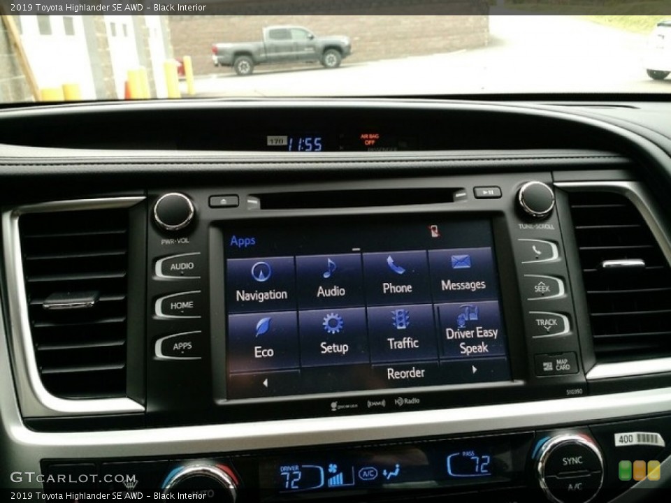 Black Interior Controls for the 2019 Toyota Highlander SE AWD #130075332