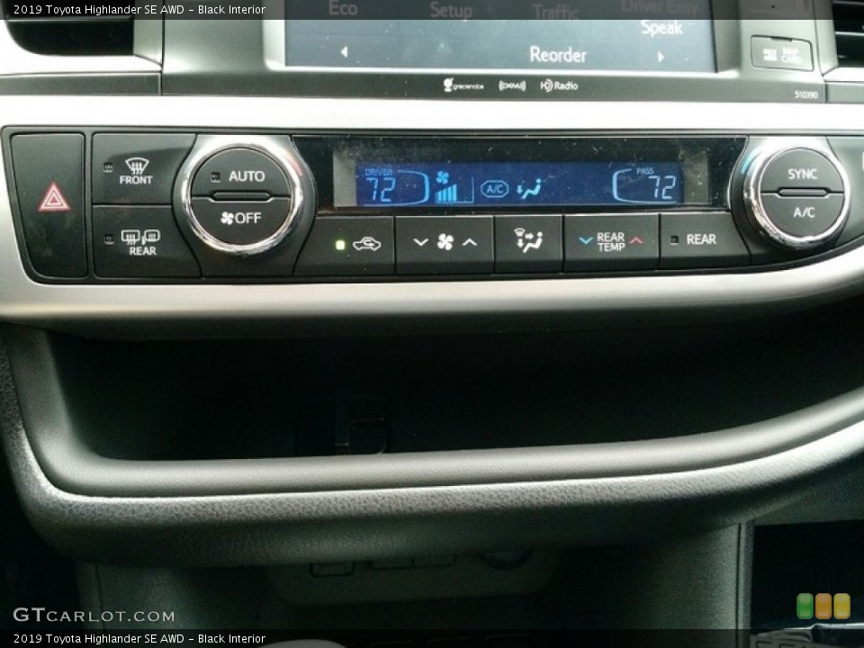 Black Interior Controls for the 2019 Toyota Highlander SE AWD #130075350