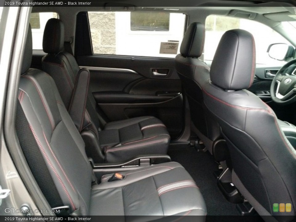 Black Interior Rear Seat for the 2019 Toyota Highlander SE AWD #130075452