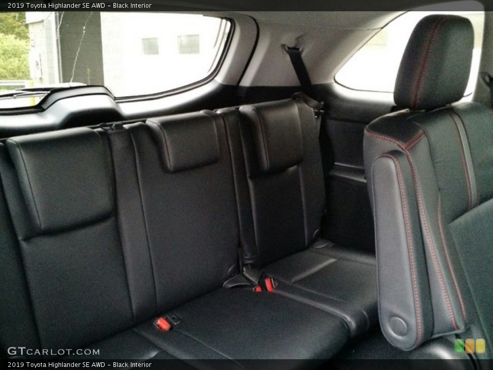 Black Interior Rear Seat for the 2019 Toyota Highlander SE AWD #130075545