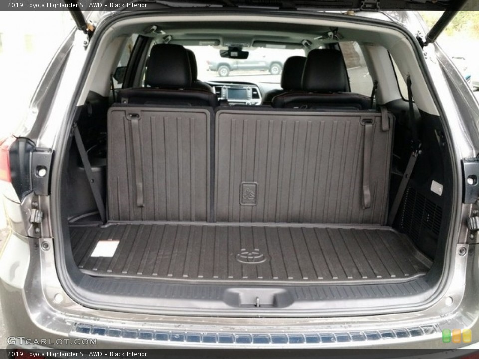 Black Interior Trunk for the 2019 Toyota Highlander SE AWD #130075584