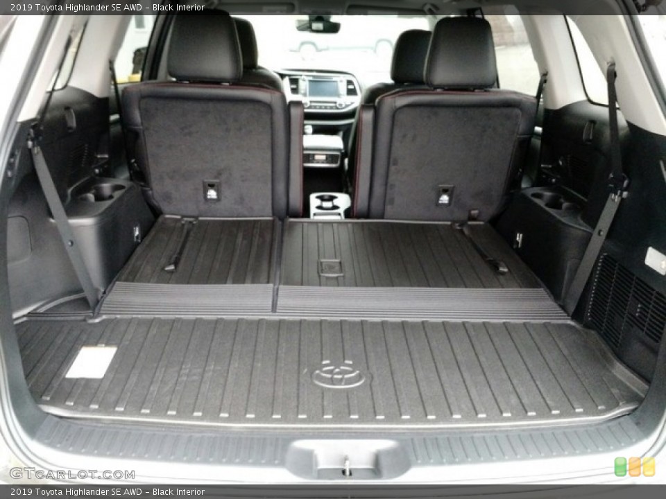 Black Interior Trunk for the 2019 Toyota Highlander SE AWD #130075602