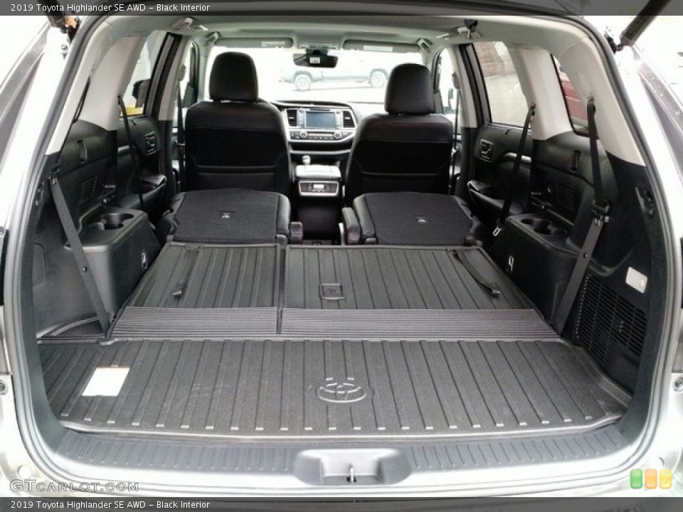 Black Interior Trunk for the 2019 Toyota Highlander SE AWD #130075626