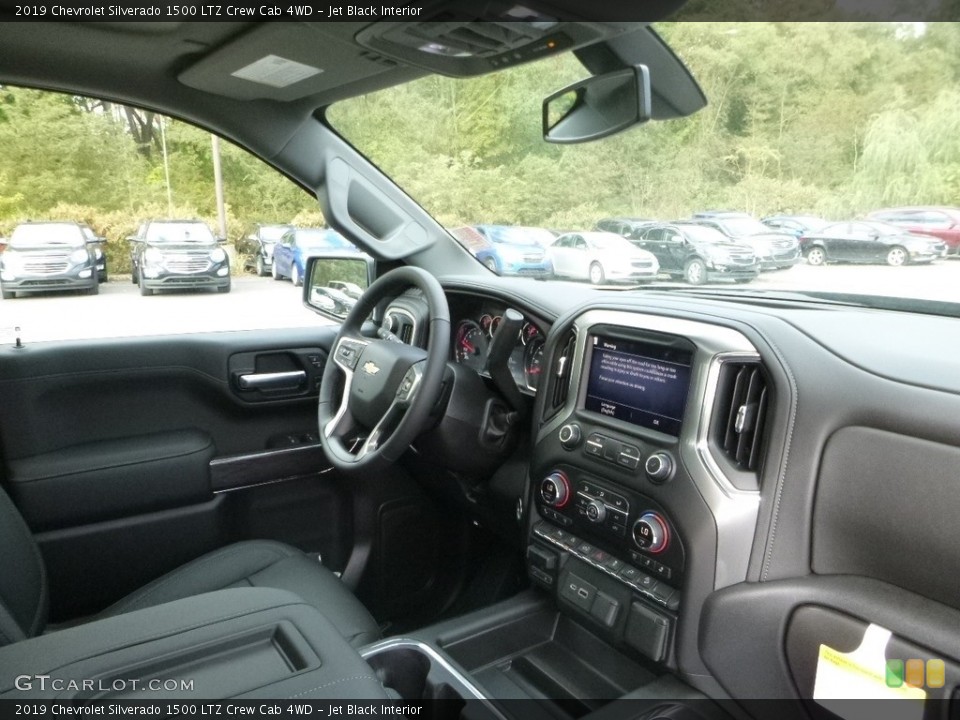 Jet Black Interior Dashboard for the 2019 Chevrolet Silverado 1500 LTZ Crew Cab 4WD #130075716