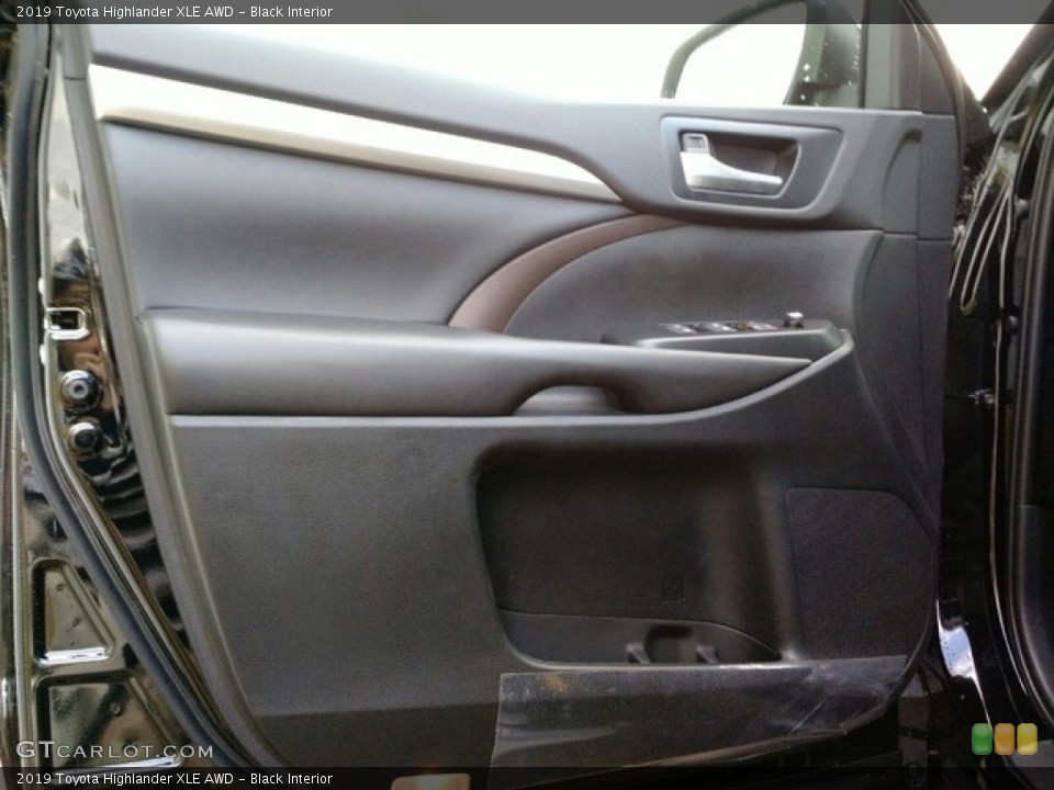 Black Interior Door Panel for the 2019 Toyota Highlander XLE AWD #130075845