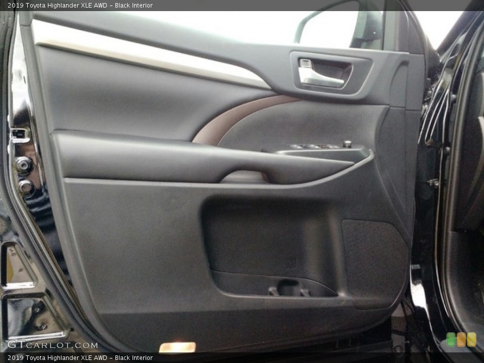 Black Interior Door Panel for the 2019 Toyota Highlander XLE AWD #130076454
