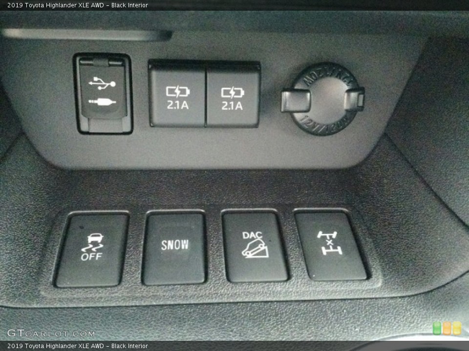 Black Interior Controls for the 2019 Toyota Highlander XLE AWD #130076661