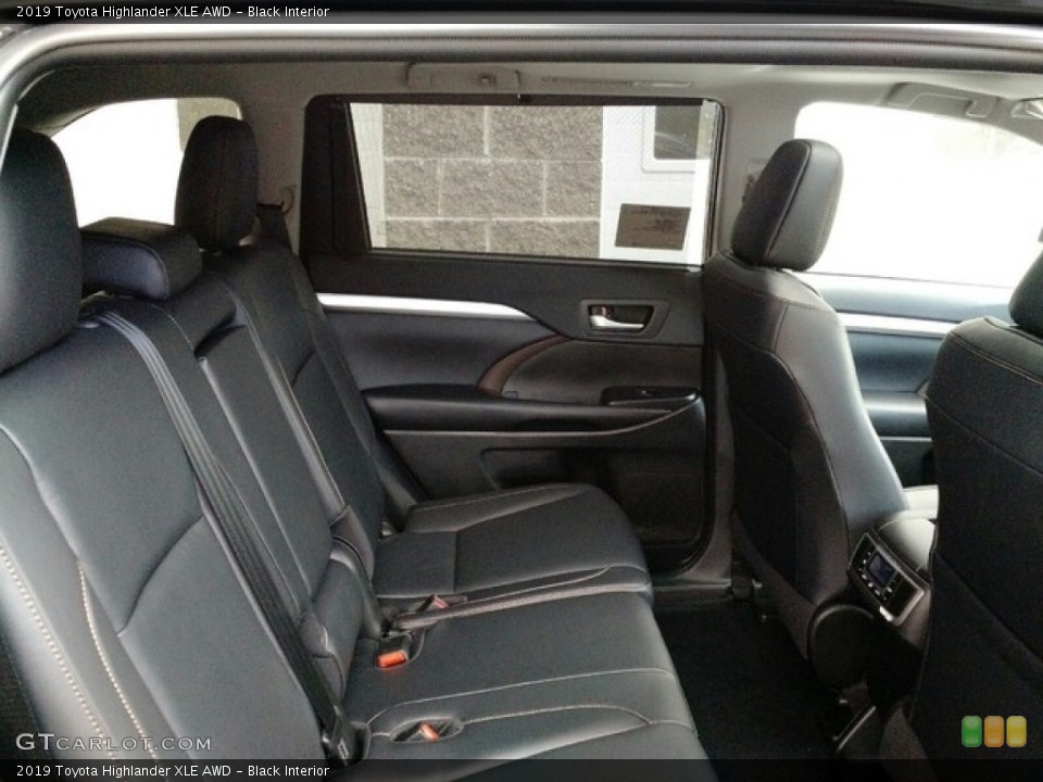 Black Interior Rear Seat for the 2019 Toyota Highlander XLE AWD #130076754