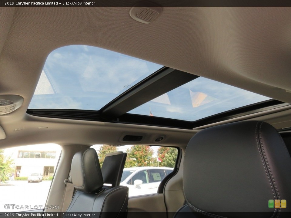 Black/Alloy Interior Sunroof for the 2019 Chrysler Pacifica Limited #130085113