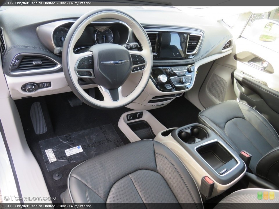 Black Alloy Interior Photo For The 2019 Chrysler Pacifica