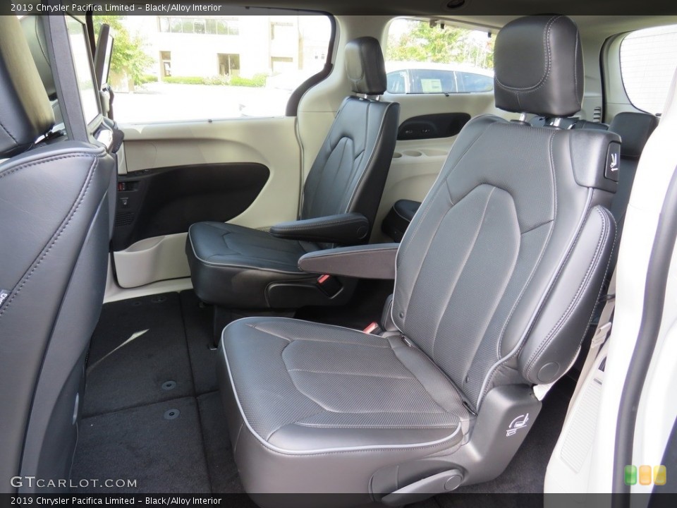 Black/Alloy Interior Rear Seat for the 2019 Chrysler Pacifica Limited #130085784