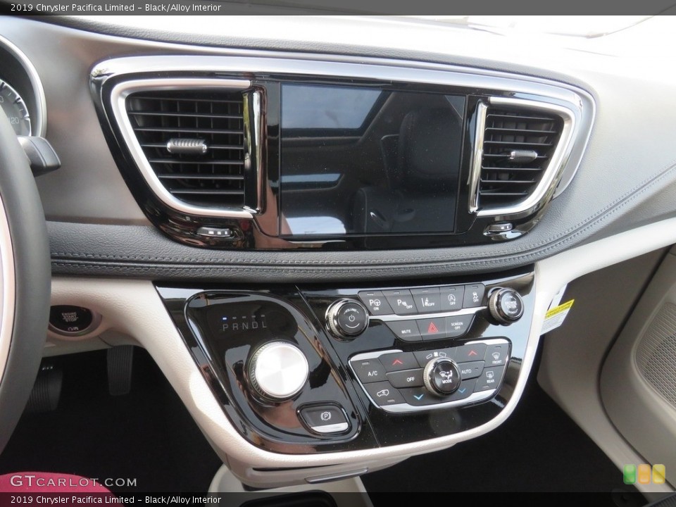 Black/Alloy Interior Controls for the 2019 Chrysler Pacifica Limited #130086114