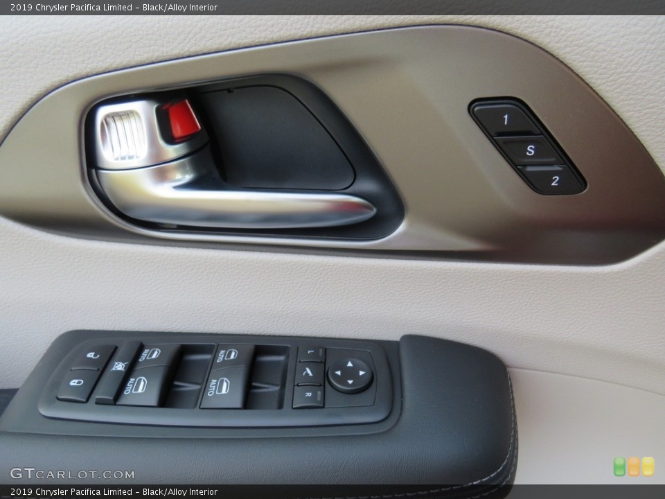 Black/Alloy Interior Controls for the 2019 Chrysler Pacifica Limited #130086303