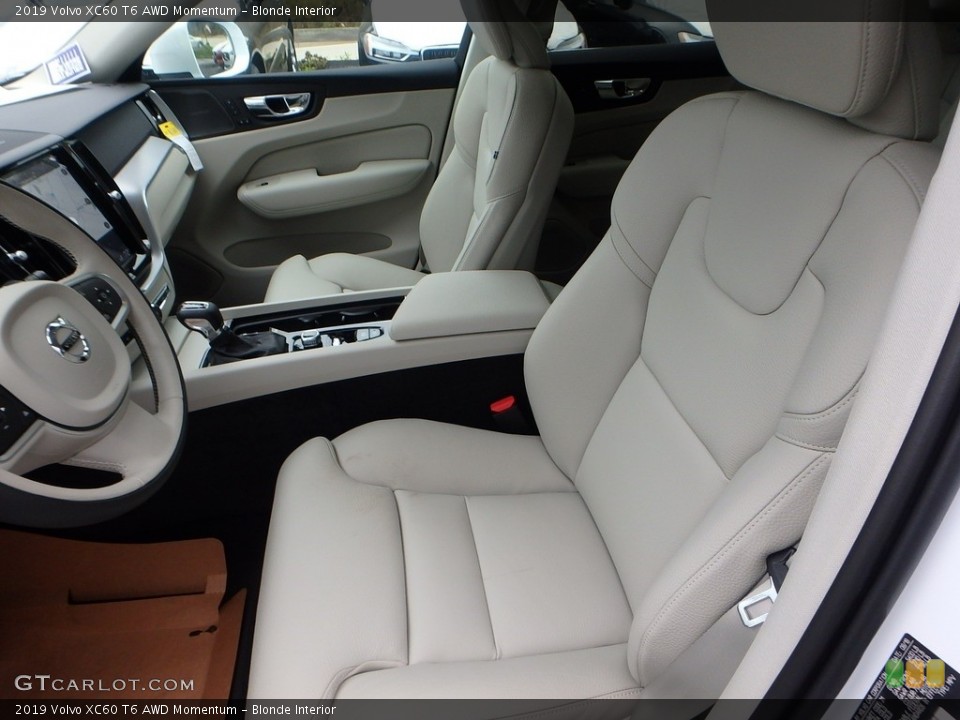 Blonde Interior Front Seat for the 2019 Volvo XC60 T6 AWD Momentum #130128824