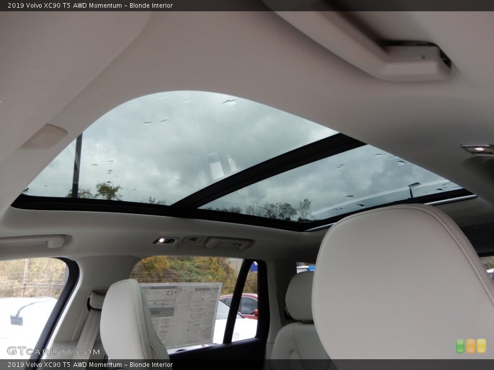Blonde Interior Sunroof for the 2019 Volvo XC90 T5 AWD Momentum #130134470