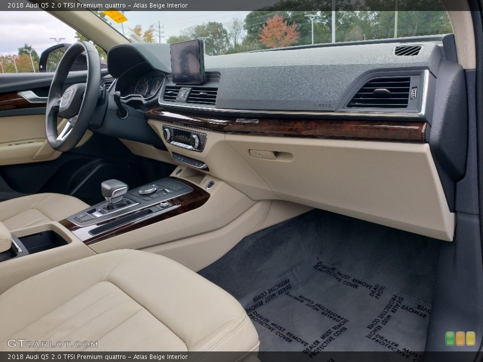 Atlas Beige Interior Dashboard for the 2018 Audi Q5 2.0 TFSI Premium quattro #130141760