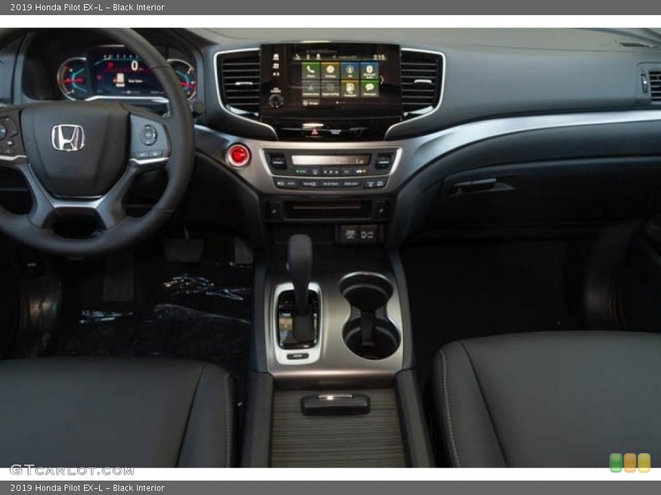Black Interior Dashboard for the 2019 Honda Pilot EX-L #130146008