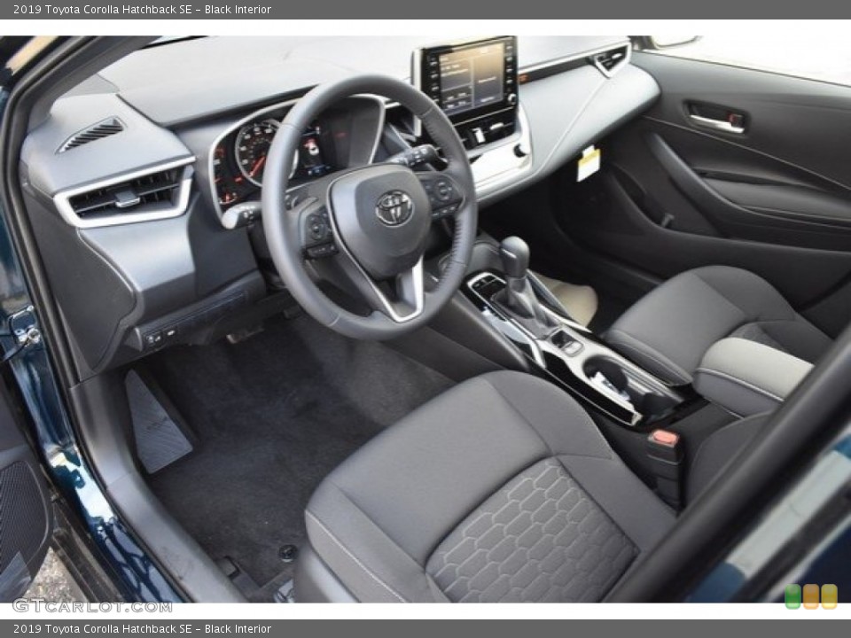 Black Interior Photo for the 2019 Toyota Corolla Hatchback SE #130160499