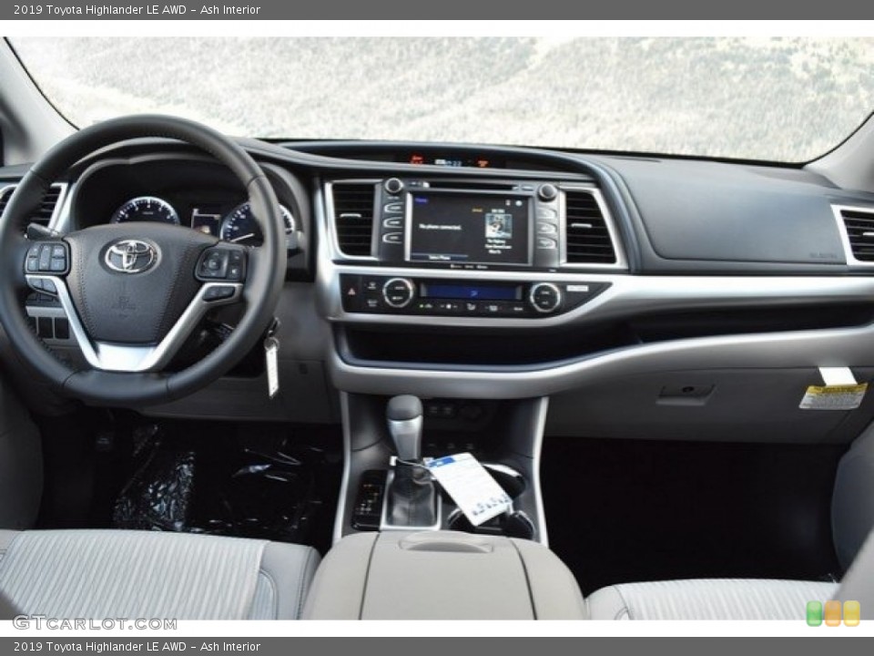 Ash Interior Dashboard for the 2019 Toyota Highlander LE AWD #130171233