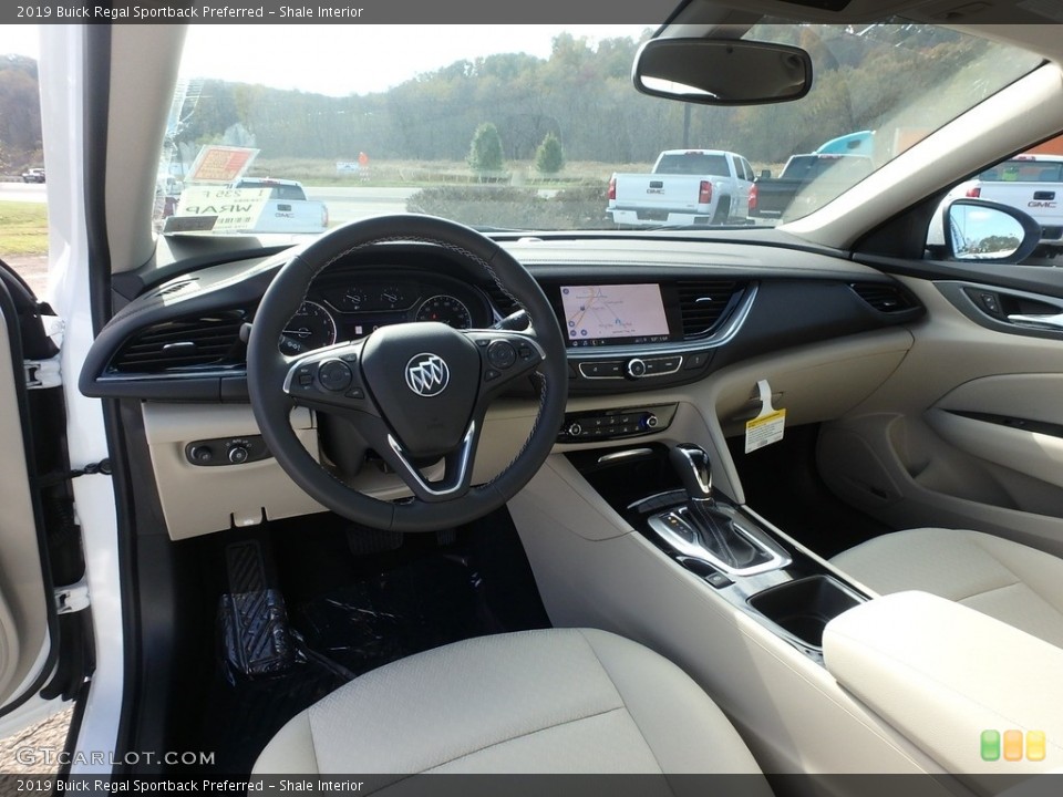 Shale Interior Photo for the 2019 Buick Regal Sportback Preferred #130179801