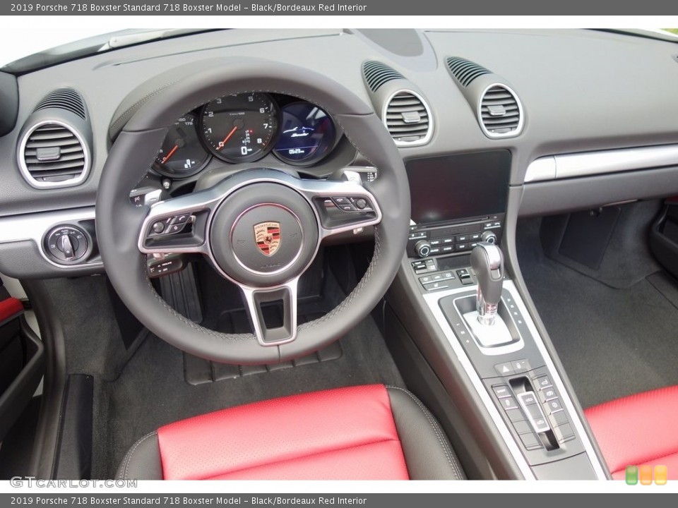 Black/Bordeaux Red Interior Dashboard for the 2019 Porsche 718 Boxster  #130182800
