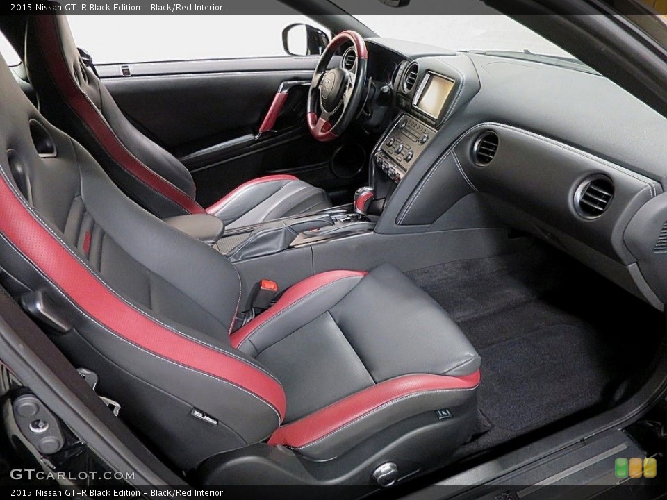 Black/Red 2015 Nissan GT-R Interiors