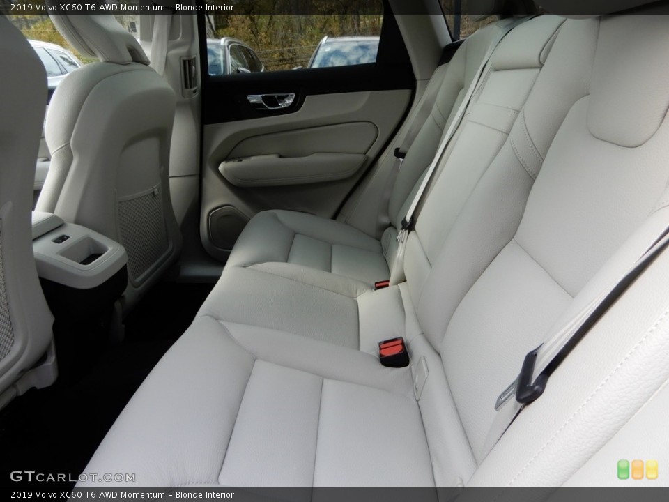 Blonde Interior Rear Seat for the 2019 Volvo XC60 T6 AWD Momentum #130226677
