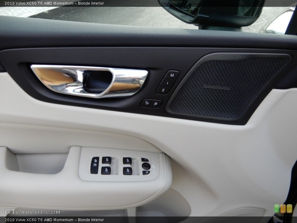 Blonde Interior Door Panel for the 2019 Volvo XC60 T6 AWD Momentum #130226731