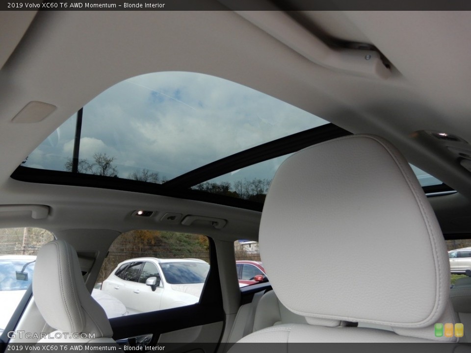 Blonde Interior Sunroof for the 2019 Volvo XC60 T6 AWD Momentum #130226785