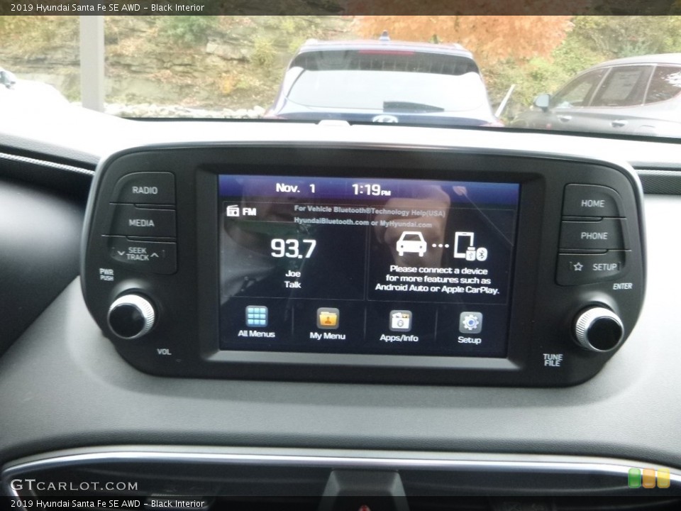 Black Interior Controls for the 2019 Hyundai Santa Fe SE AWD #130234642