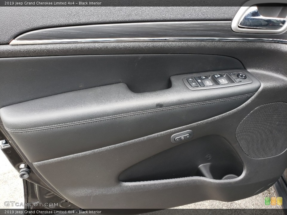 Black Interior Door Panel for the 2019 Jeep Grand Cherokee Limited 4x4 #130246751