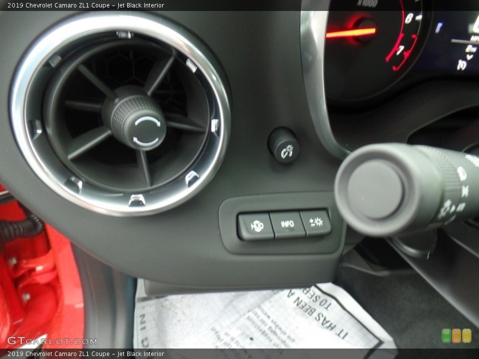 Jet Black Interior Controls for the 2019 Chevrolet Camaro ZL1 Coupe #130267700