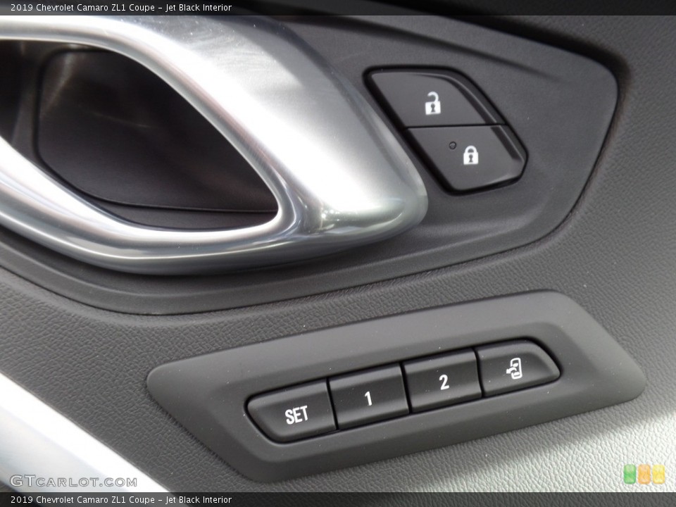 Jet Black Interior Controls for the 2019 Chevrolet Camaro ZL1 Coupe #130267934