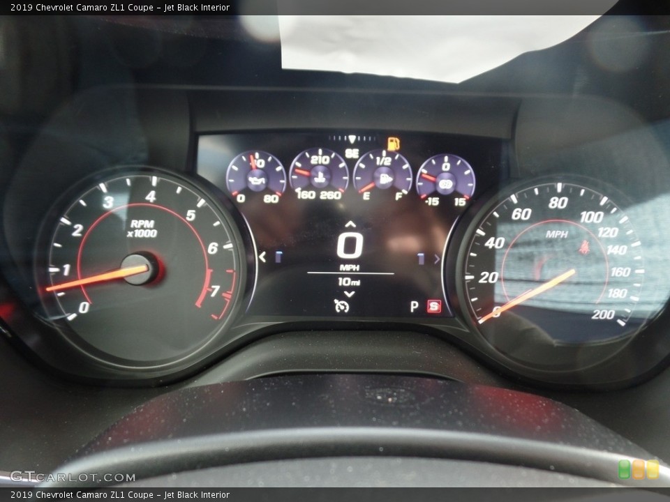 Jet Black Interior Gauges for the 2019 Chevrolet Camaro ZL1 Coupe #130267964