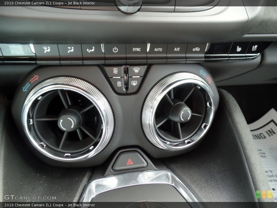 Jet Black Interior Controls for the 2019 Chevrolet Camaro ZL1 Coupe #130268006