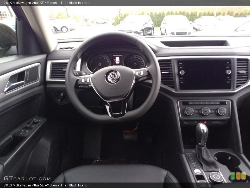 Titan Black Interior Controls for the 2019 Volkswagen Atlas SE 4Motion #130273511