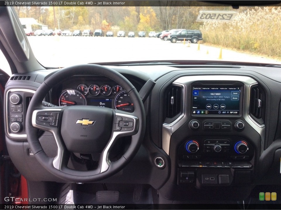 Jet Black Interior Dashboard for the 2019 Chevrolet Silverado 1500 LT Double Cab 4WD #130320515