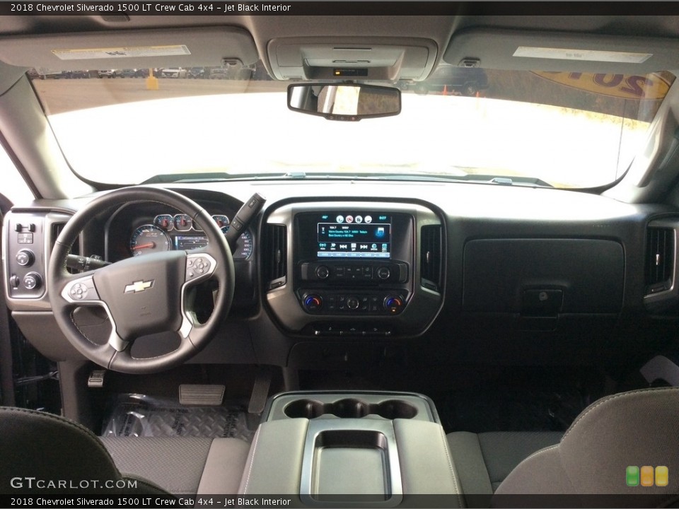 Jet Black Interior Dashboard for the 2018 Chevrolet Silverado 1500 LT Crew Cab 4x4 #130327666