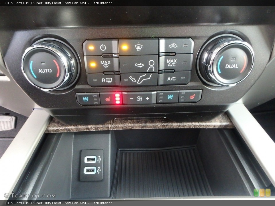 Black Interior Controls for the 2019 Ford F350 Super Duty Lariat Crew Cab 4x4 #130328968