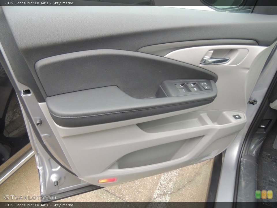 Gray Interior Door Panel for the 2019 Honda Pilot EX AWD #130348073