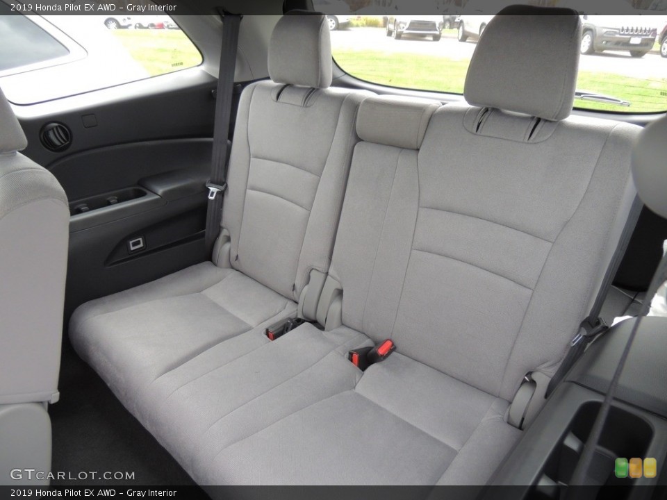 Gray Interior Rear Seat for the 2019 Honda Pilot EX AWD #130348115