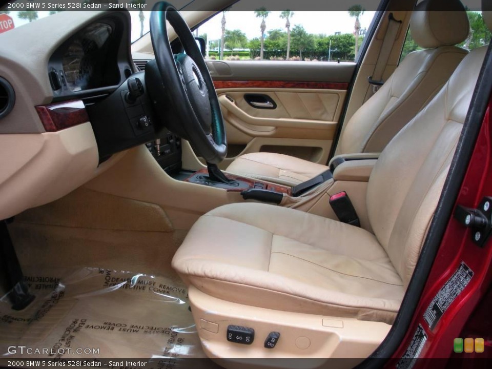 Sand Interior Photo for the 2000 BMW 5 Series 528i Sedan #13037147
