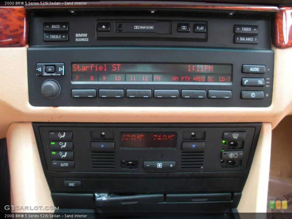 Sand Interior Controls for the 2000 BMW 5 Series 528i Sedan #13037587