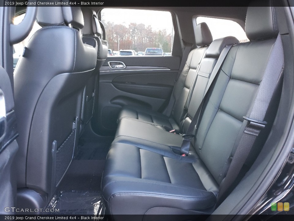 Black Interior Rear Seat for the 2019 Jeep Grand Cherokee Limited 4x4 #130384289