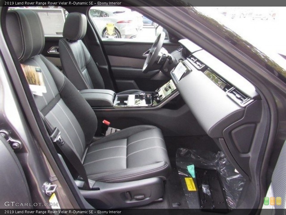 Ebony Interior Photo for the 2019 Land Rover Range Rover Velar R-Dynamic SE #130389746