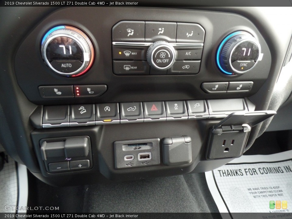 Jet Black Interior Controls for the 2019 Chevrolet Silverado 1500 LT Z71 Double Cab 4WD #130405217