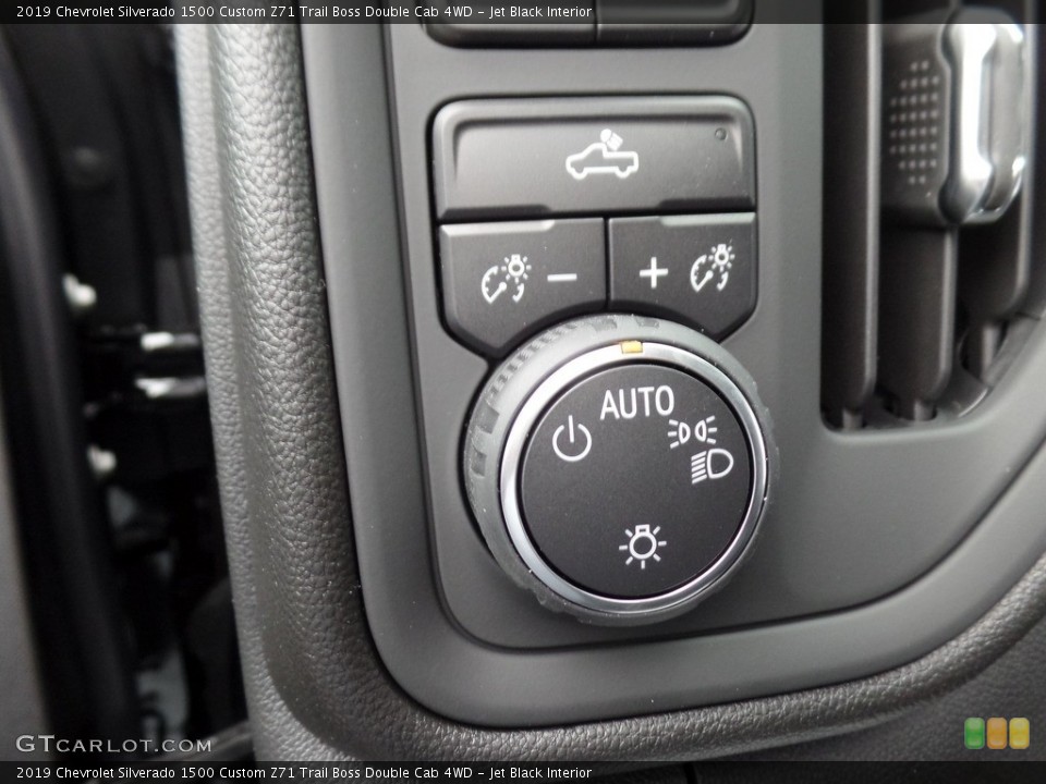 Jet Black Interior Controls for the 2019 Chevrolet Silverado 1500 Custom Z71 Trail Boss Double Cab 4WD #130423355
