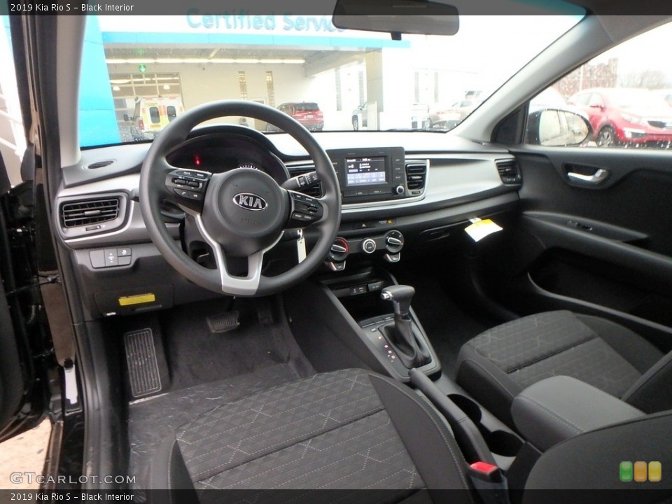 Black Interior Photo for the 2019 Kia Rio S #130424726