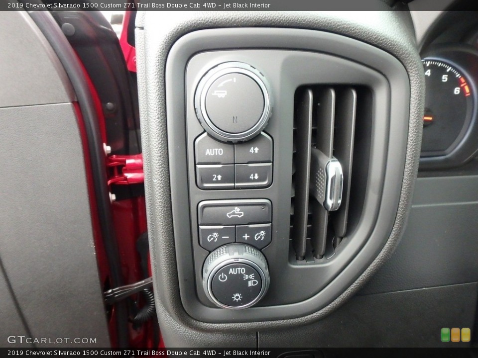 Jet Black Interior Controls for the 2019 Chevrolet Silverado 1500 Custom Z71 Trail Boss Double Cab 4WD #130437403
