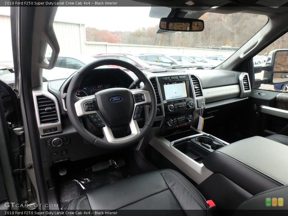 Black Interior Photo for the 2019 Ford F250 Super Duty Lariat Crew Cab 4x4 #130439707